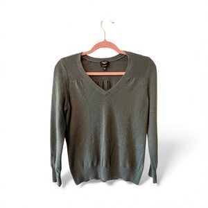TALBOTS Cashmere V Neck Dark Sage Green Sweater Size Large Petite